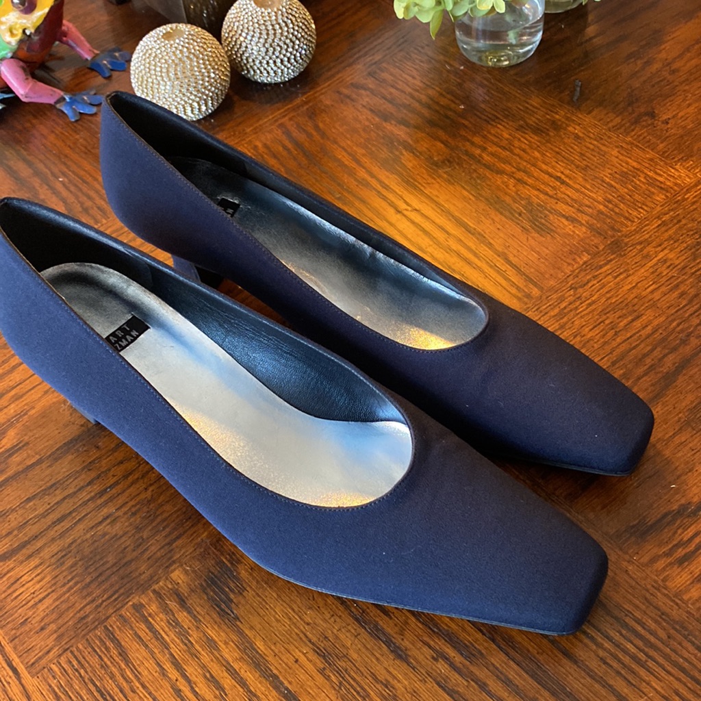 New Stuart Weitzman Sz 8b Navy 1.5” Heel Peau De Soie Square Toe Pump